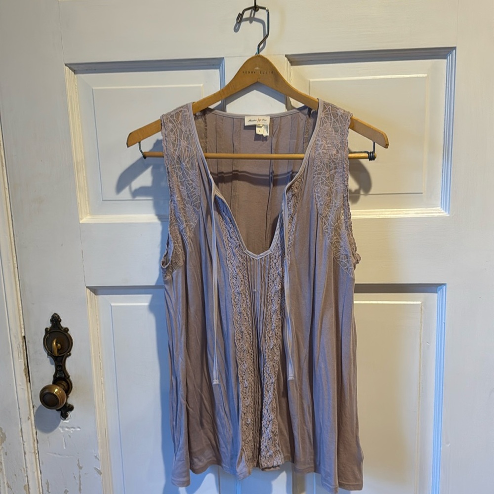 Anthropologie Meadow Rue sleeveless top with lace appliqué